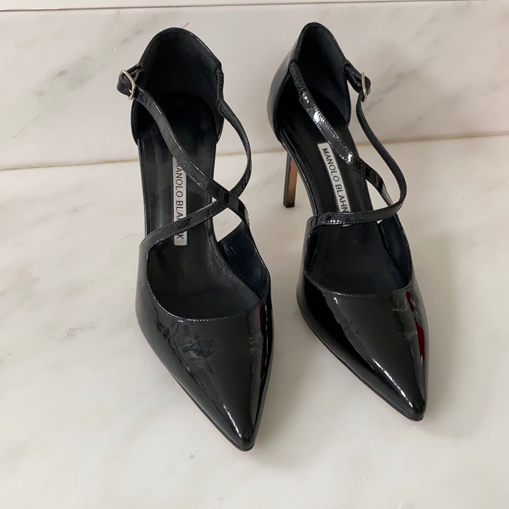 EUC worn once Manolo Blahnik paten leather heels